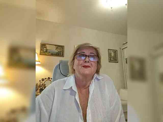 KarinkaSweet webcam