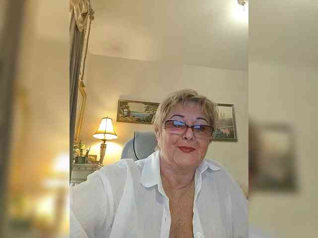 KarinkaSweet webcam