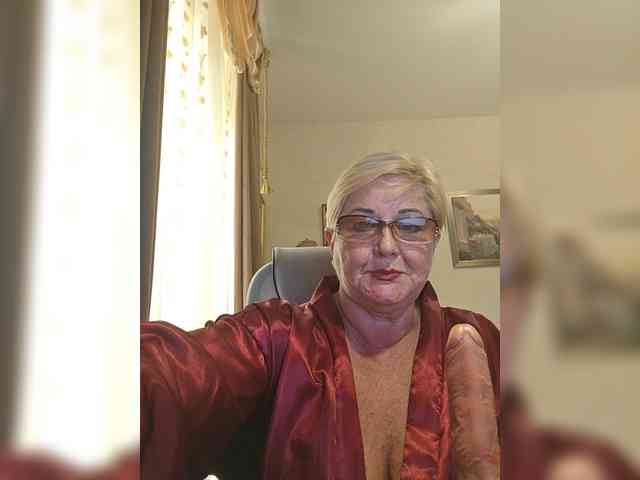 KarinkaSweet webcam