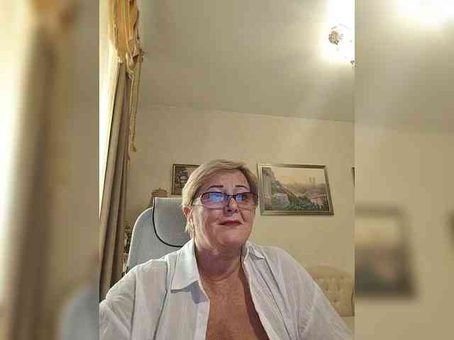 KarinkaSweet webcam