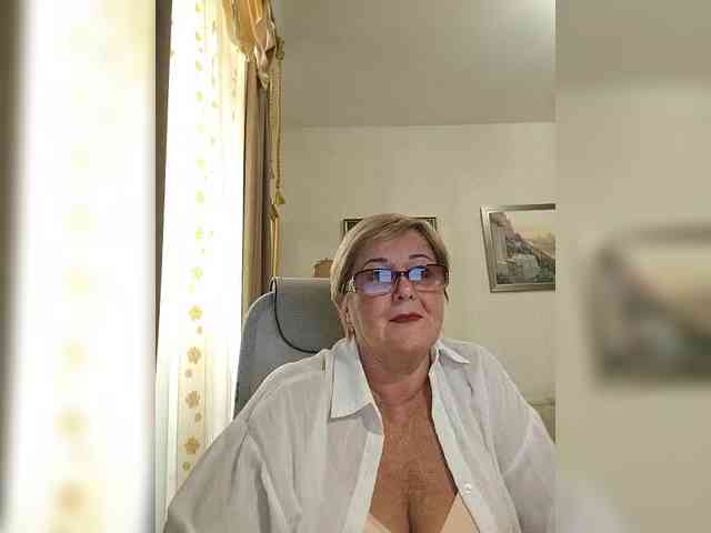 KarinkaSweet webcam