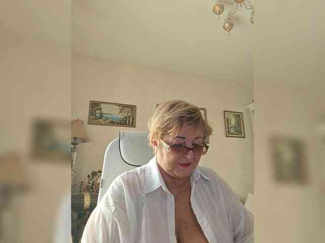 KarinkaSweet webcam