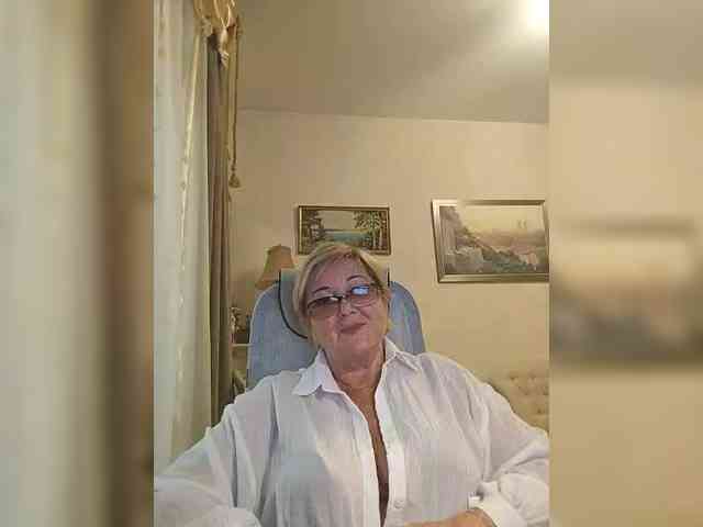 KarinkaSweet webcam