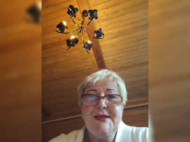 KarinkaSweet webcam