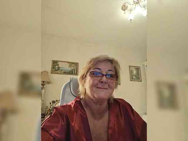 KarinkaSweet webcam