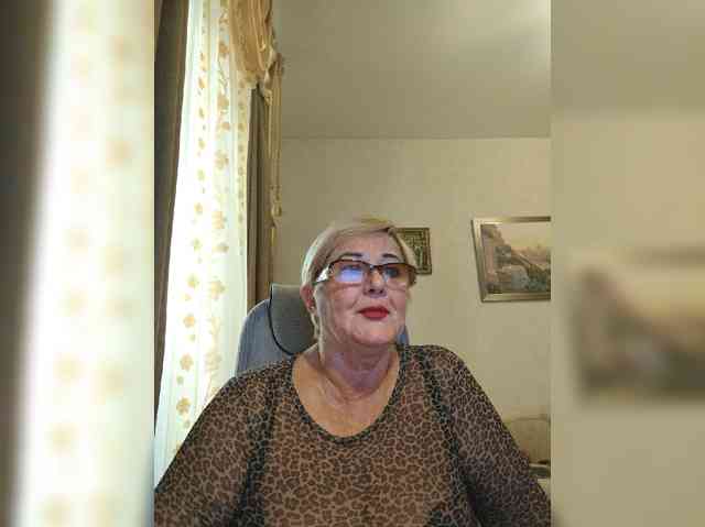 KarinkaSweet webcam
