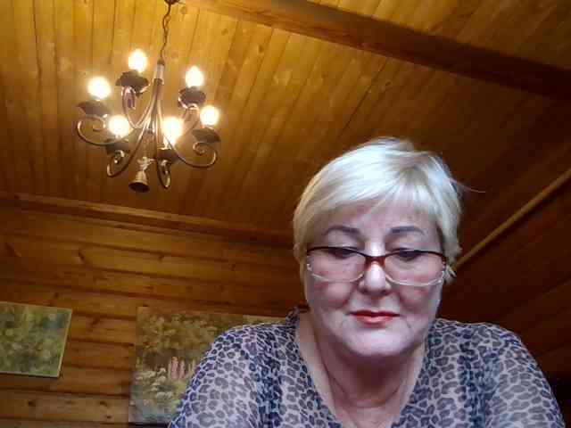 KarinkaSweet webcam