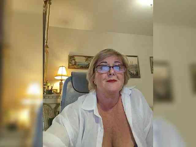 KarinkaSweet webcam