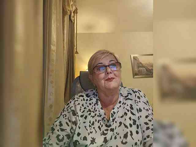 KarinkaSweet webcam