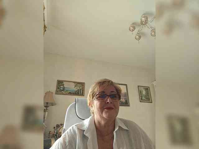 KarinkaSweet webcam