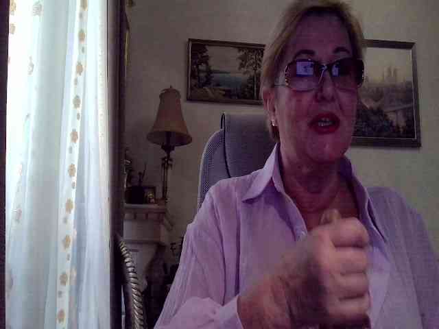 KarinkaSweet webcam