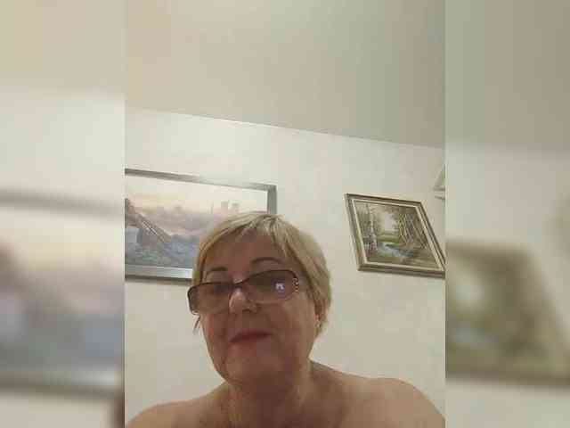 KarinkaSweet webcam
