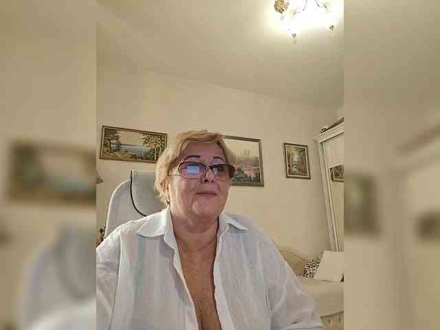 KarinkaSweet webcam