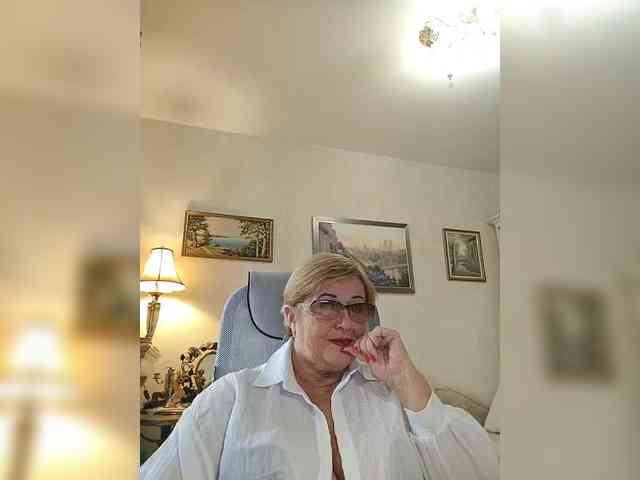 KarinkaSweet webcam