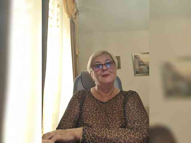 KarinkaSweet webcam