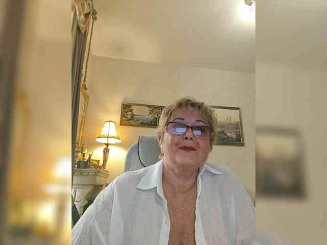 KarinkaSweet webcam