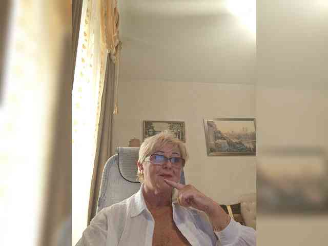 KarinkaSweet webcam