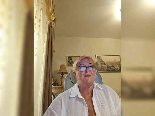 KarinkaSweet webcam