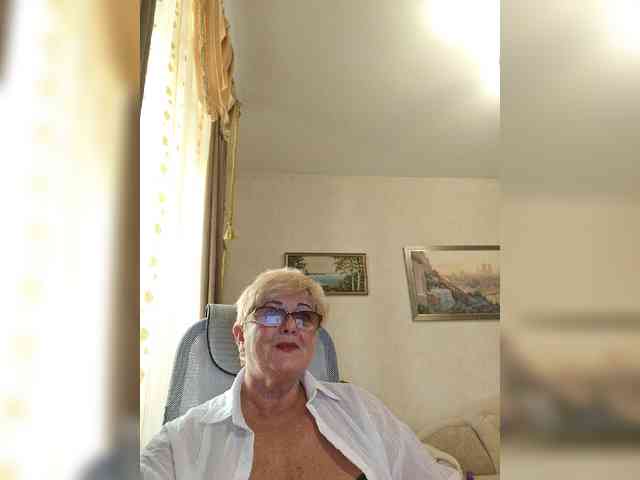 KarinkaSweet webcam