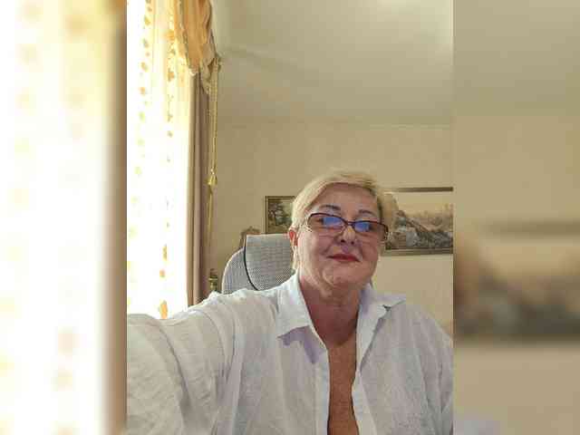KarinkaSweet webcam