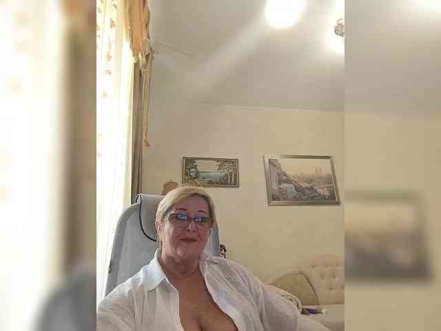 KarinkaSweet webcam