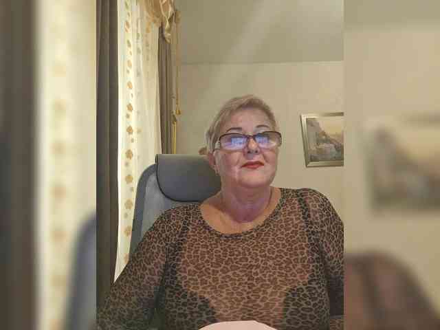 KarinkaSweet webcam