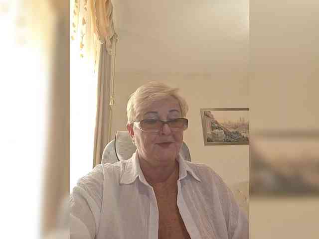 KarinkaSweet webcam