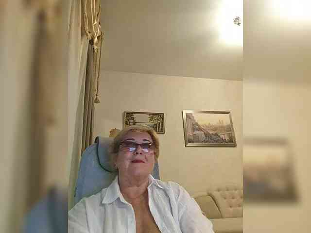 KarinkaSweet webcam
