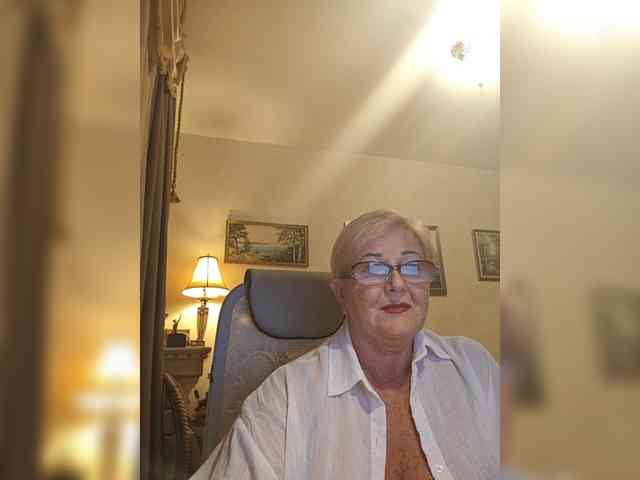 KarinkaSweet webcam