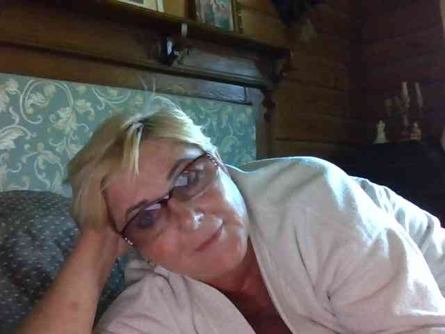 KarinkaSweet webcam