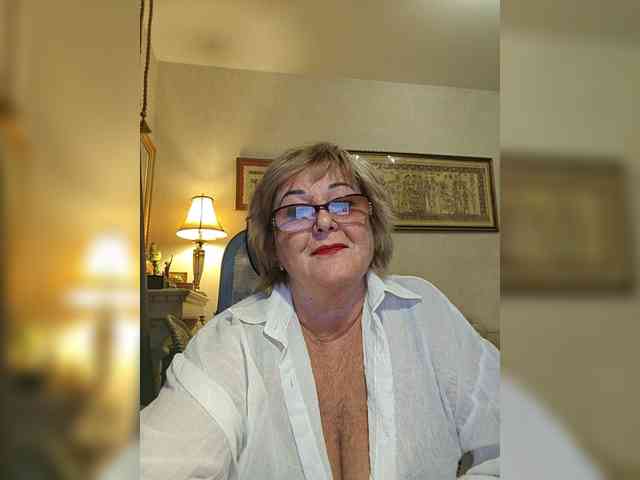 KarinkaSweet webcam