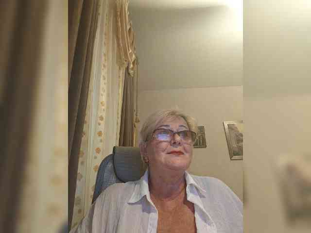 KarinkaSweet webcam