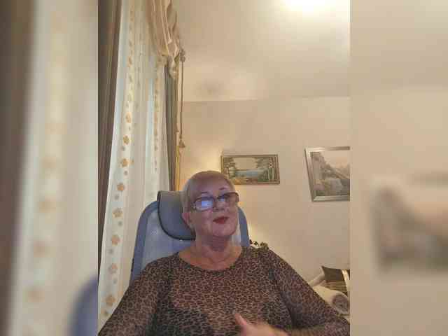 KarinkaSweet webcam