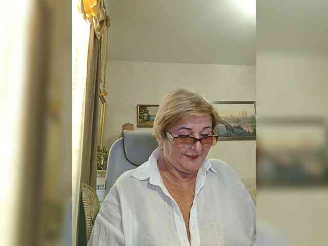KarinkaSweet webcam