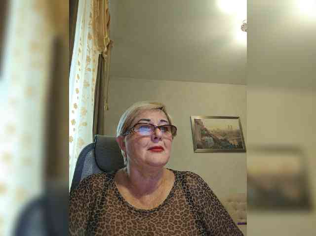 KarinkaSweet webcam