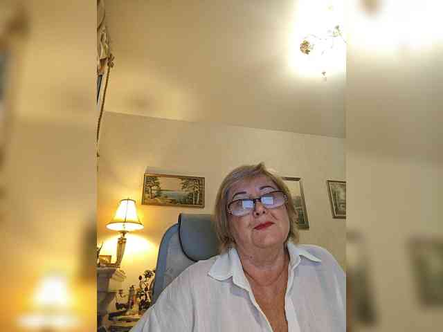 KarinkaSweet webcam