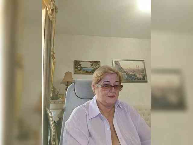 KarinkaSweet webcam