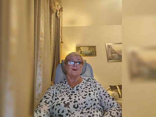 KarinkaSweet webcam