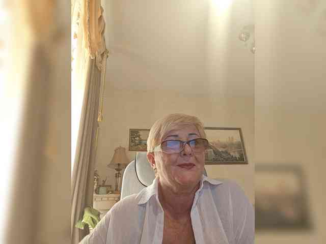 KarinkaSweet webcam