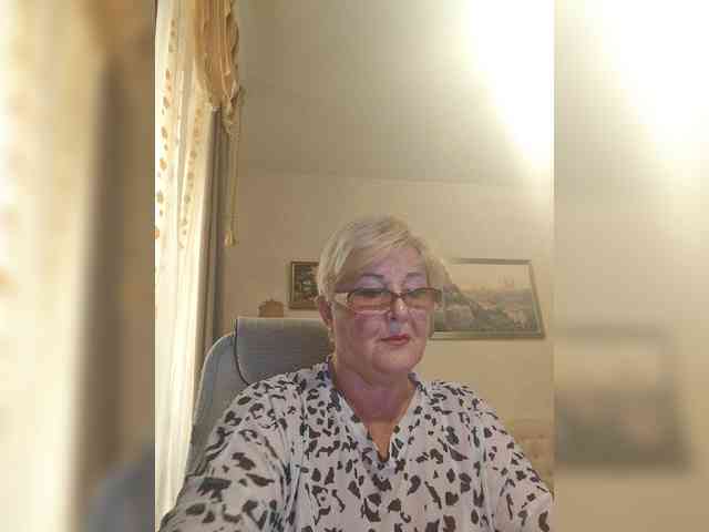 KarinkaSweet webcam
