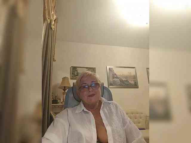 KarinkaSweet webcam