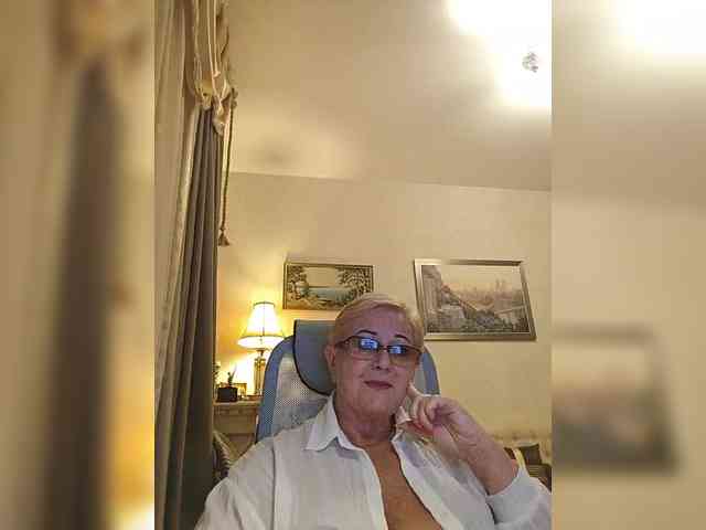 KarinkaSweet webcam