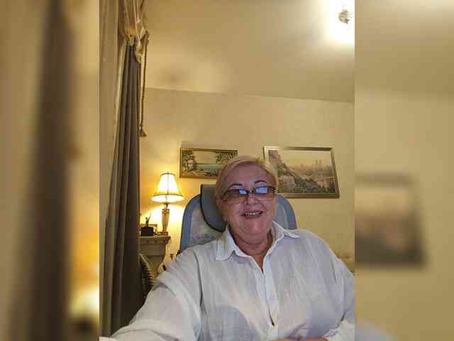 KarinkaSweet webcam
