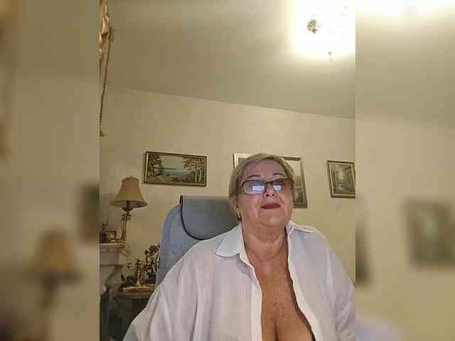 KarinkaSweet webcam