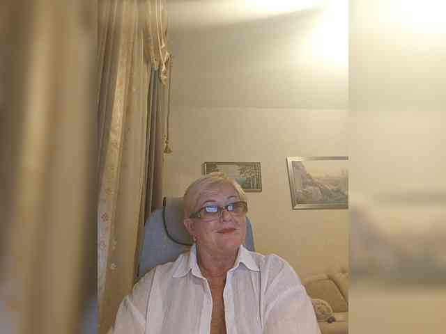 KarinkaSweet webcam