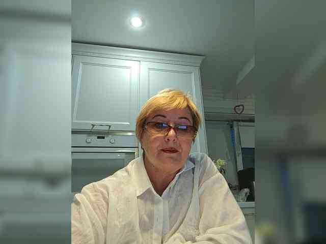 KarinkaSweet webcam
