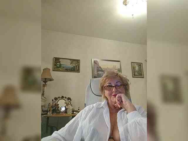 KarinkaSweet webcam