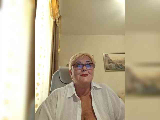 KarinkaSweet webcam