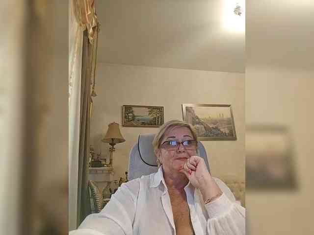 KarinkaSweet webcam