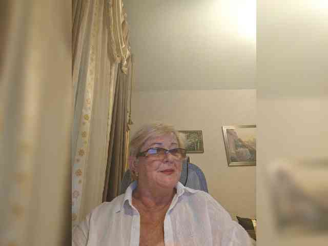 KarinkaSweet webcam